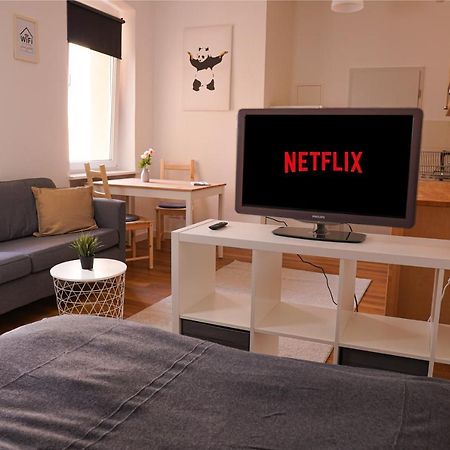 Fullhouse - Halle - T28 - Panda Apartment Екстер'єр фото