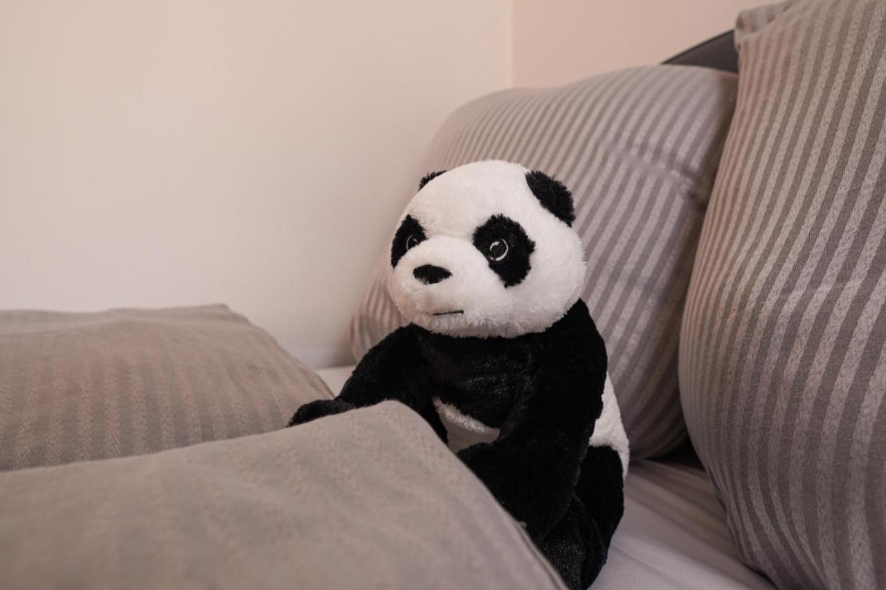 Fullhouse - Halle - T28 - Panda Apartment Екстер'єр фото