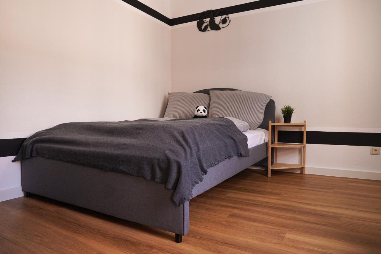 Fullhouse - Halle - T28 - Panda Apartment Екстер'єр фото